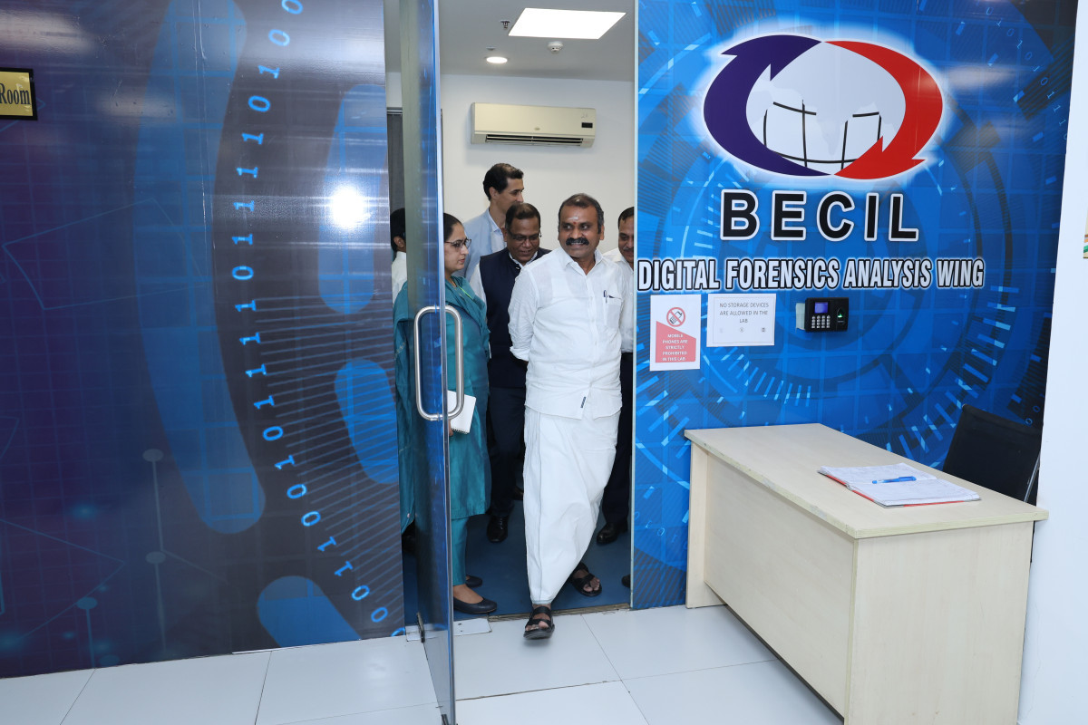 Dr  L Murugan, Minister of State for Information & Broadcasting Visits BECIL Cyber Forensic Centre Of Excellence